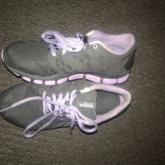 Reebok Grey Runners Womens Sneakers - Picture 2 of 3